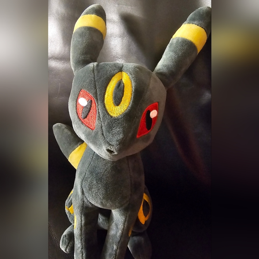 Pokémon Umbreon Plush Toy 13 Inch Tall EUC - Picture 10 of 12